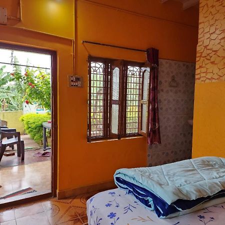 האמפי Archana Guest House River View מראה חיצוני תמונה