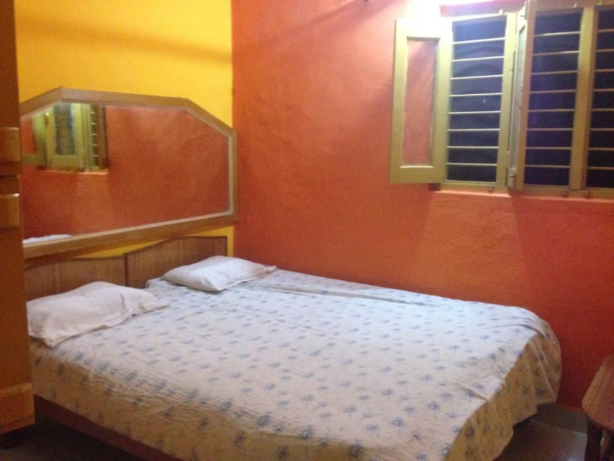האמפי Archana Guest House River View מראה חיצוני תמונה