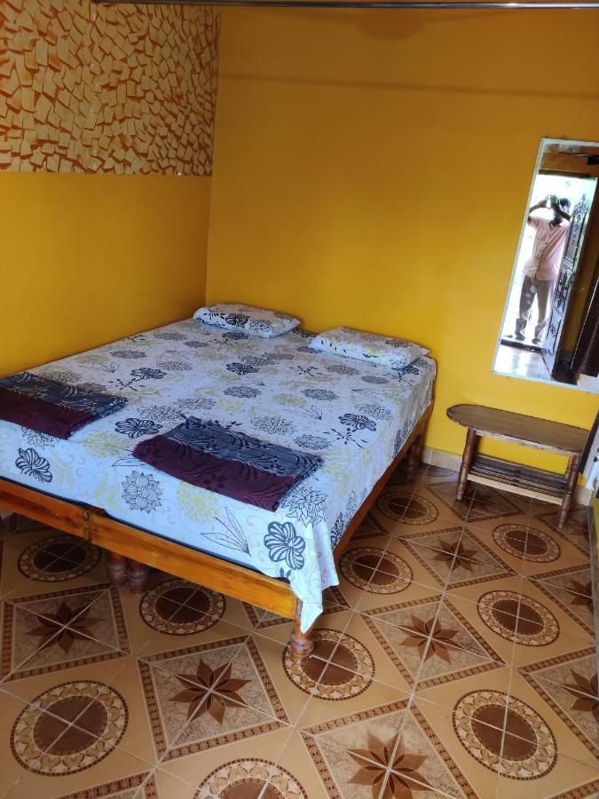 האמפי Archana Guest House River View חדר תמונה