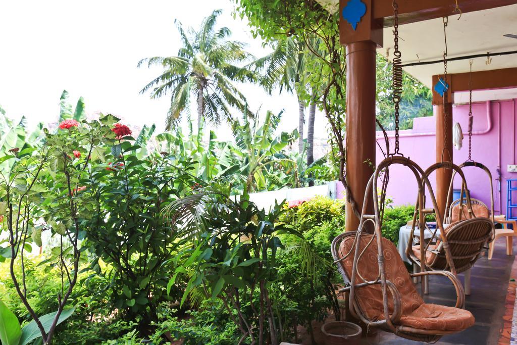 האמפי Archana Guest House River View מראה חיצוני תמונה