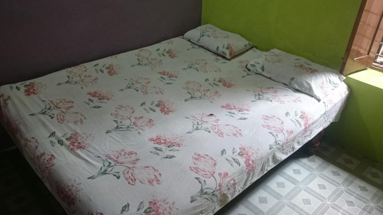 האמפי Archana Guest House River View מראה חיצוני תמונה
